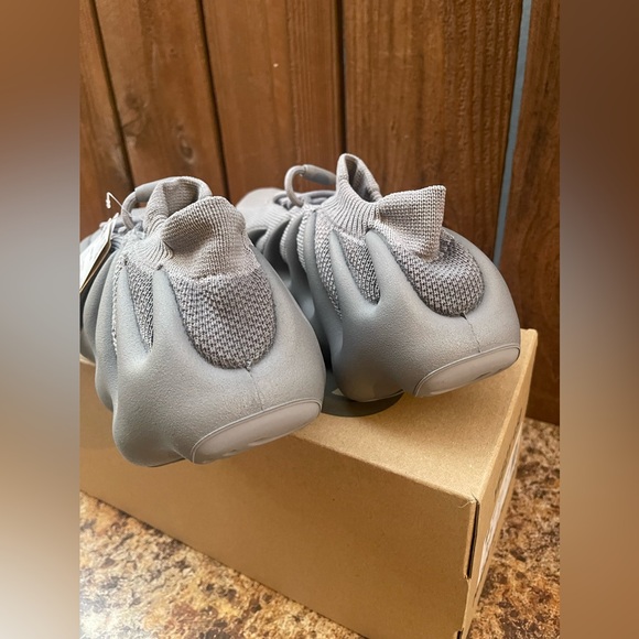 YEEZY 450 Stone Grey Men’s Sneakers - Picture 3 of 13